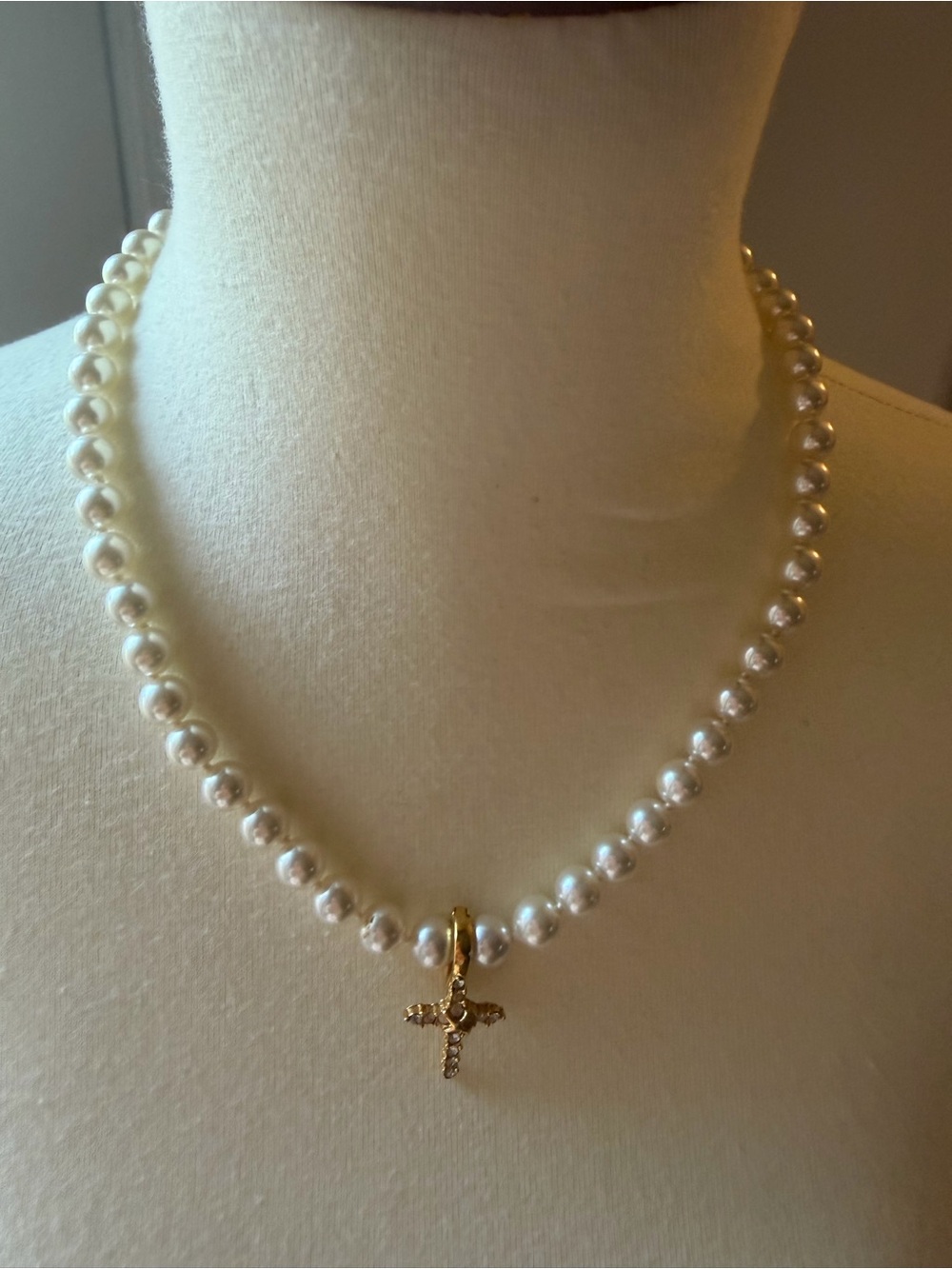 Vintage Faux Glass Faux Pearl Single Strand Necklace with Cross Pendant 17”